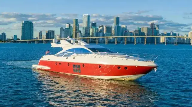 Custom 15ft 2010 Azimut 86S