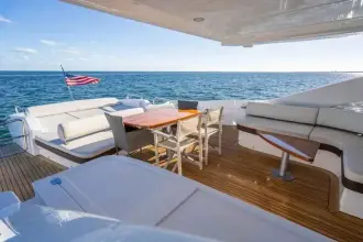 Thumbnail von Custom 15ft 2010 Azimut 86S