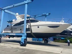 Thumbnail von Custom 15ft 2011 Azimut 58 Flybridge