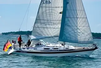 Thumbnail von Hallberg-Rassy 34