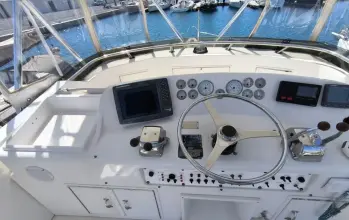 Thumbnail von Hatteras 39 Convertible White Shark