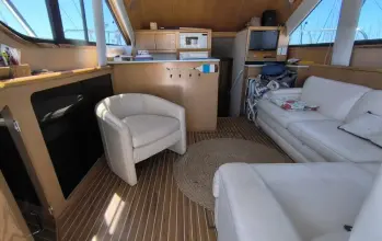 Thumbnail von Hatteras 39 Convertible White Shark