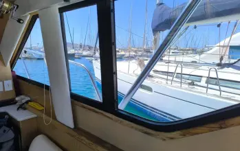 Thumbnail von Hatteras 39 Convertible White Shark