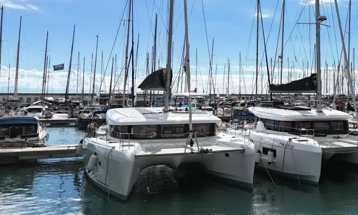Lagoon 42