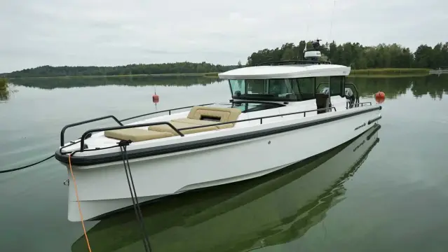 Axopar 37 Cross Cabin