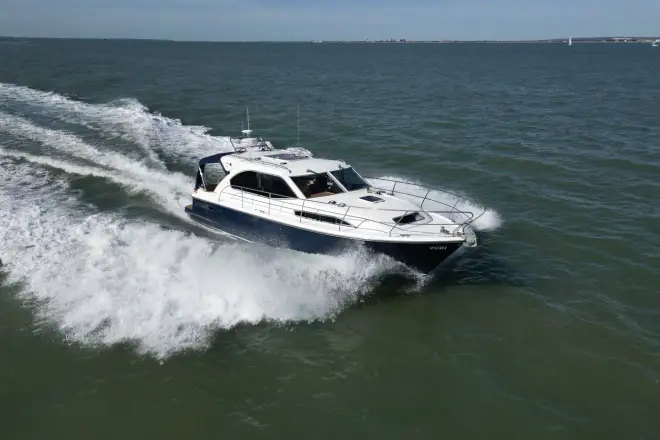 Haines 35 Offshore Zuri