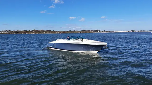 Chris-Craft 28 Launch Gt