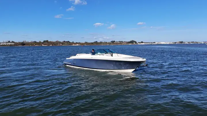 Chris-Craft 28 Launch Gt