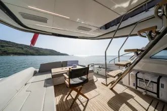 Thumbnail von Fairline Squadron 53 mit niedriger Laufleistung