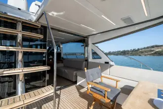 Thumbnail von Fairline Squadron 53 mit niedriger Laufleistung
