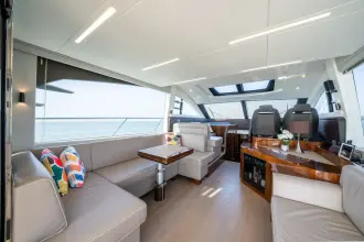 Thumbnail von Fairline Squadron 53 mit niedriger Laufleistung