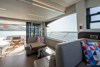 Thumbnail von Fairline Squadron 53 mit niedriger Laufleistung