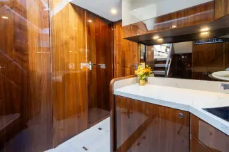 Thumbnail von Fairline Squadron 53 mit niedriger Laufleistung