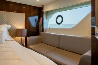 Thumbnail von Fairline Squadron 53 mit niedriger Laufleistung