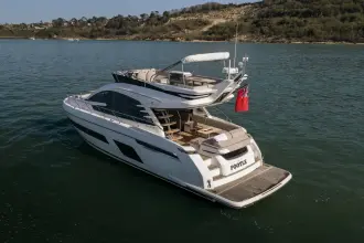Thumbnail von Fairline Squadron 53 mit niedriger Laufleistung