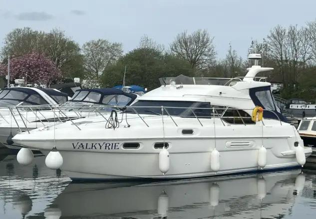 Sealine F43 Popüler Flybridge Cruiser