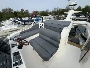 Thumbnail von Sealine F43 Beliebter Flybridge-Kreuzer