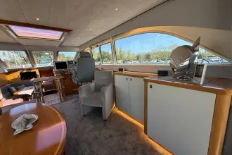 Thumbnail von Van Den Hoven 1700 Executive Gipsy