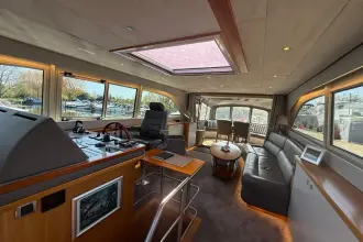 Thumbnail von Van Den Hoven 1700 Executive Gipsy