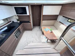 Thumbnail von Sealine S450 Ausgezeichnetes soziales Cockpit