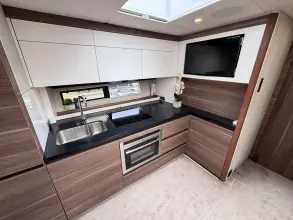 Thumbnail von Sealine S450 Ausgezeichnetes soziales Cockpit