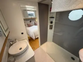 Thumbnail von Piper 60M MOTOR CLASS DUTCH BARGE Präsentiert sich wie neu