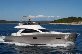 Cyrus Yachts 13.8 Flybridge