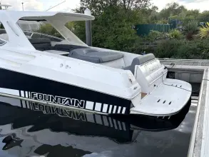 Thumbnail von Fountain 48 Express Cruiser Jeneratör & Klima