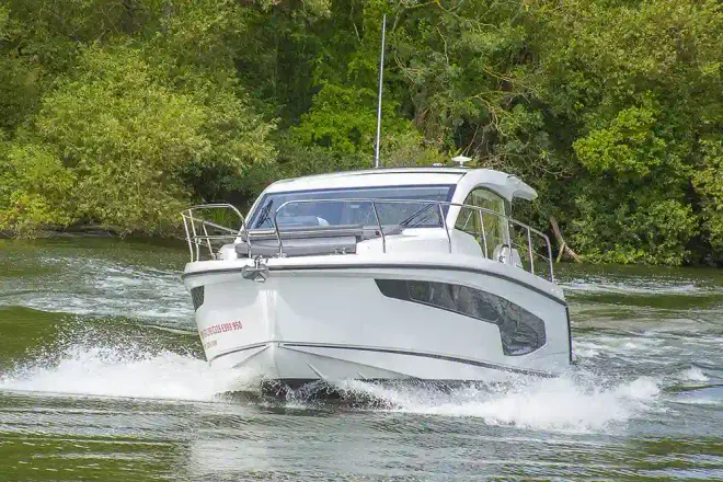 Sealine C335 Şimdi Mevcut