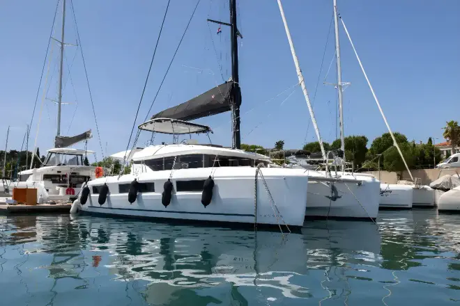 Lagoon 51