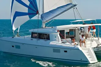 Lagoon 421