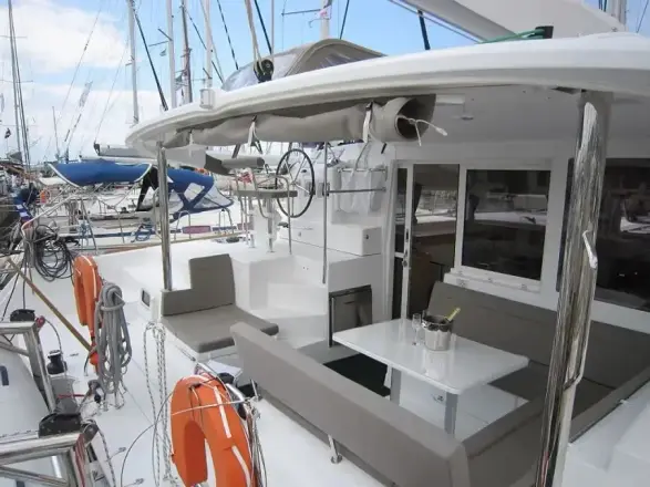 Lagoon 400 S2