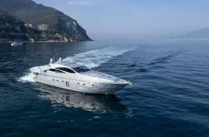 Pershing 62