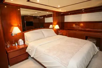 Thumbnail von Falcon 102 Flybridge NORTHSTAR I