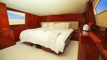 Thumbnail von Falcon 102 Flybridge NORTHSTAR I