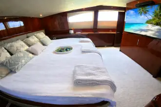 Thumbnail von Falcon 102 Flybridge NORTHSTAR I