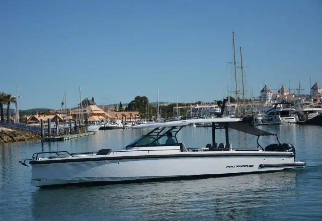 Axopar 37 Sun Top NAUTI BOUY