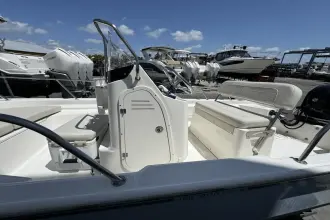 Thumbnail von Boston Whaler 150 Montauk