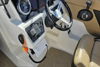 Thumbnail von Sea Ray SPX 210 Outboard