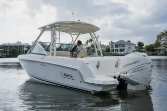Thumbnail von Boston Whaler 230 Vantage
