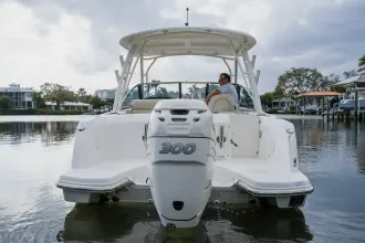 Thumbnail von Boston Whaler 230 Vantage
