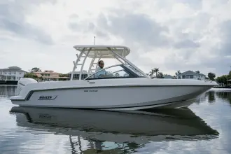 Thumbnail von Boston Whaler 230 Vantage