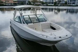 Thumbnail von Boston Whaler 230 Vantage