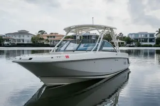 Thumbnail von Boston Whaler 230 Vantage