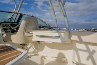 Thumbnail von Boston Whaler 230 Vantage
