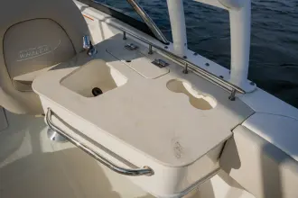 Thumbnail von Boston Whaler 230 Vantage