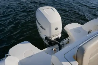 Thumbnail von Boston Whaler 230 Vantage