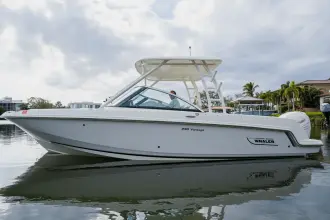 Thumbnail von Boston Whaler 230 Vantage