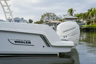 Thumbnail von Boston Whaler 230 Vantage