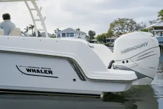 Thumbnail von Boston Whaler 230 Vantage
